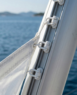 Mast- & Segelbeschläge.jpg