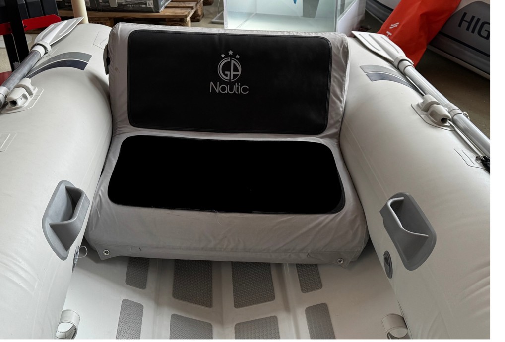 Dingi-Sitz: Ganz schön aufgeblasen